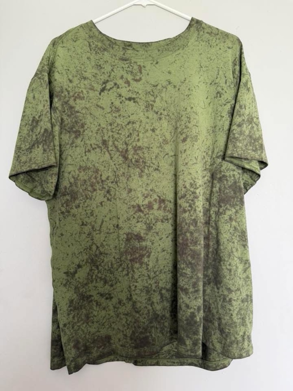 Lululemon women’s shirt